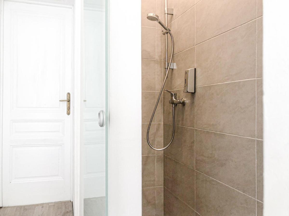 Commodious 2Br Apt. Near Akh-Perfect For Groups Wien Exterior foto