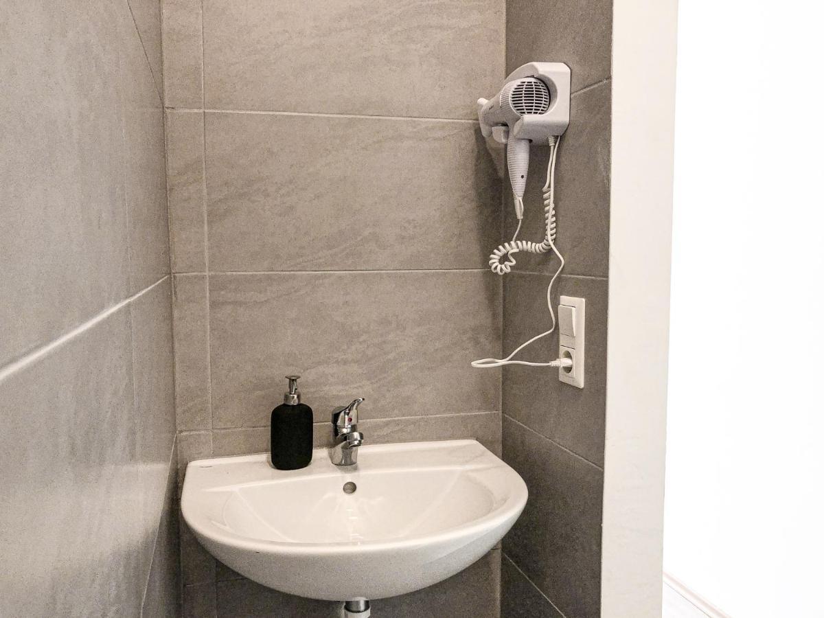 Commodious 2Br Apt. Near Akh-Perfect For Groups Wien Exterior foto