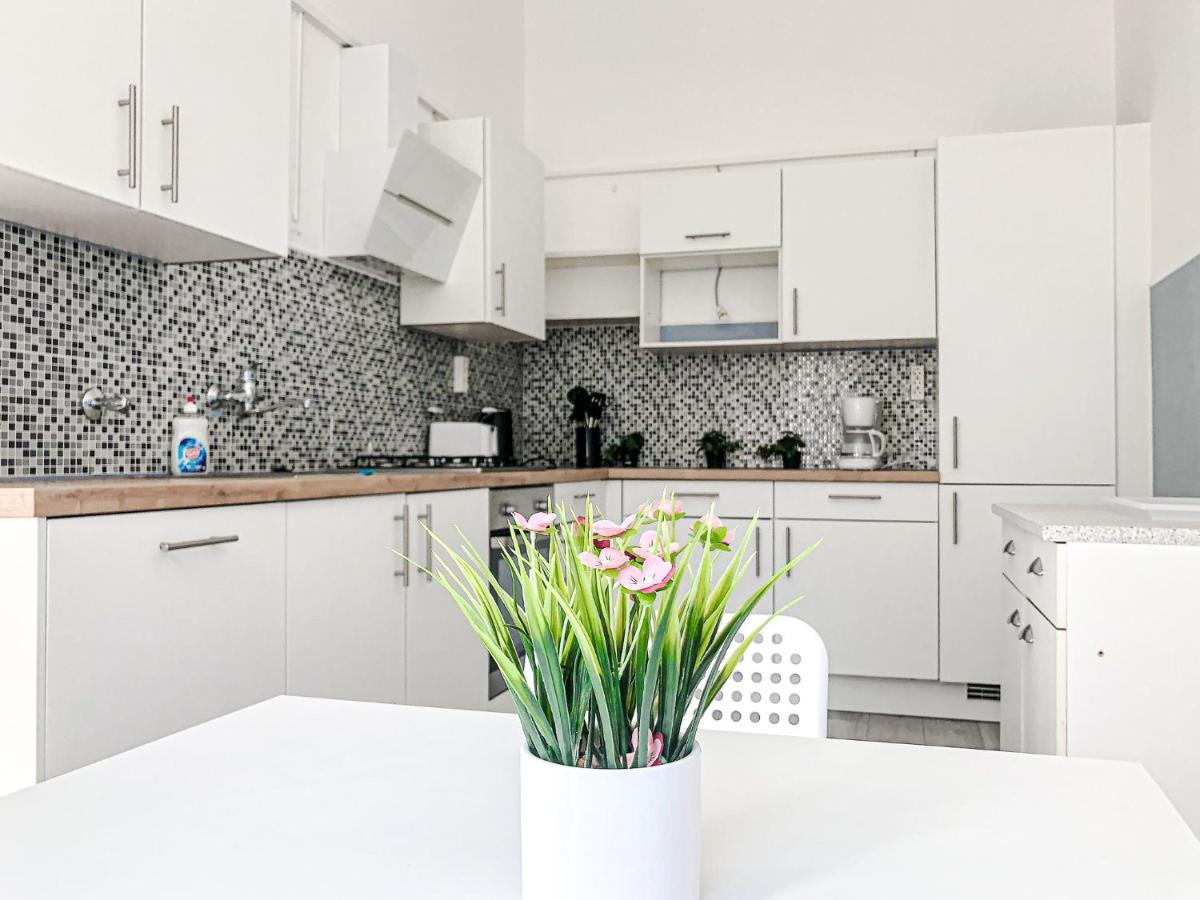 Commodious 2Br Apt. Near Akh-Perfect For Groups Wien Exterior foto