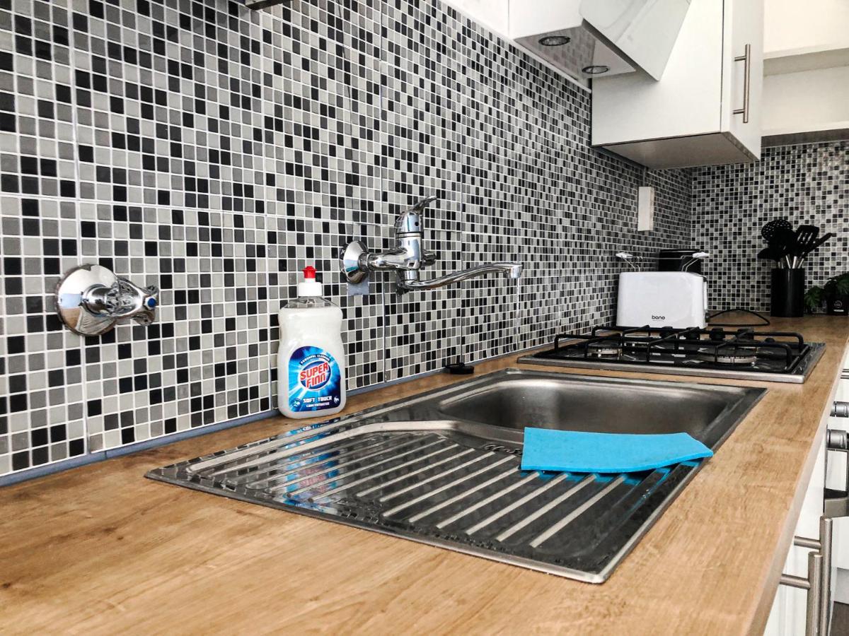 Commodious 2Br Apt. Near Akh-Perfect For Groups Wien Exterior foto